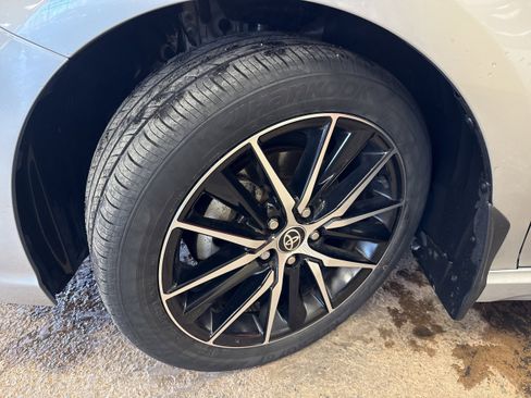 Used 2023 Toyota Camry SE w/ Convenience Package image 4