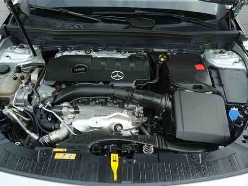 Used 2023 Mercedes-Benz GLB 250 image 20