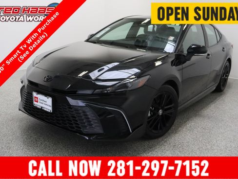 Certified 2025 Toyota Camry SE image 1