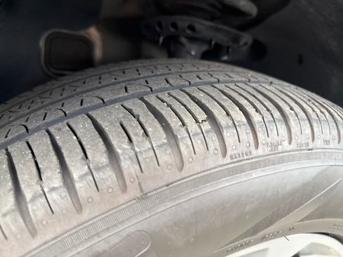 Used 2024 Kia Telluride LX image 32