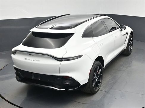 Used 2021 Aston Martin DBX image 37