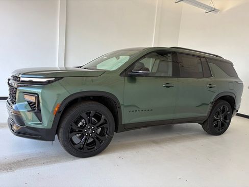 New 2027 Chevrolet Traverse RS w/ LPO, Floor Liner Package FWD image 19