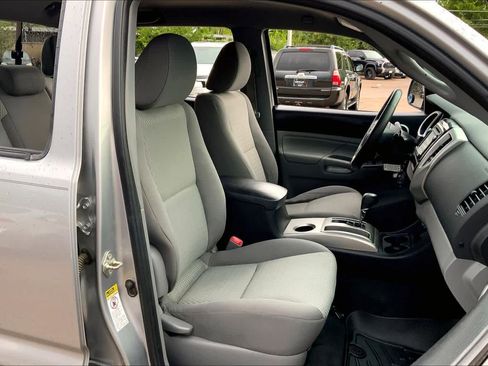 Used 2015 Toyota Tacoma PreRunner w/ SR5 Package image 8