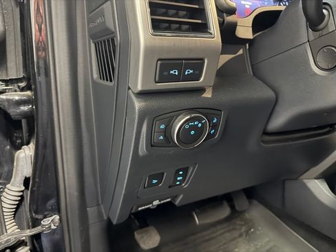 Used 2022 Ford F350 Platinum AWD/4WD image 6