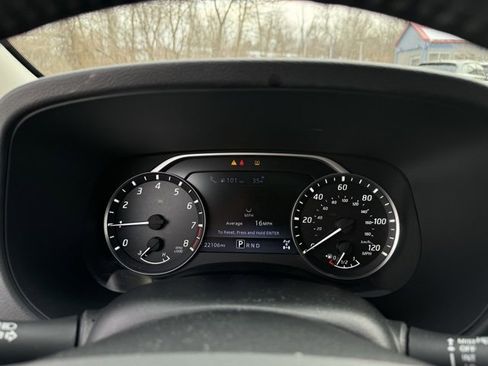 Used 2022 Nissan Frontier SV image 19