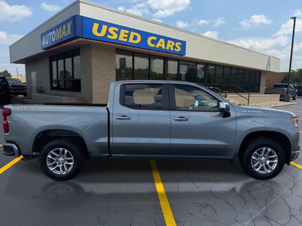 Used 2023 Chevrolet Silverado 1500 LT AWD/4WD image 2