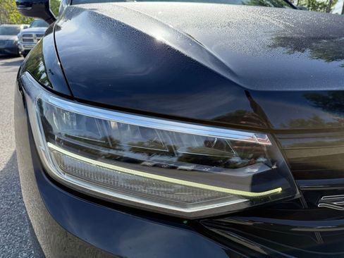 Certified 2022 Volkswagen Tiguan SE R-Line image 4