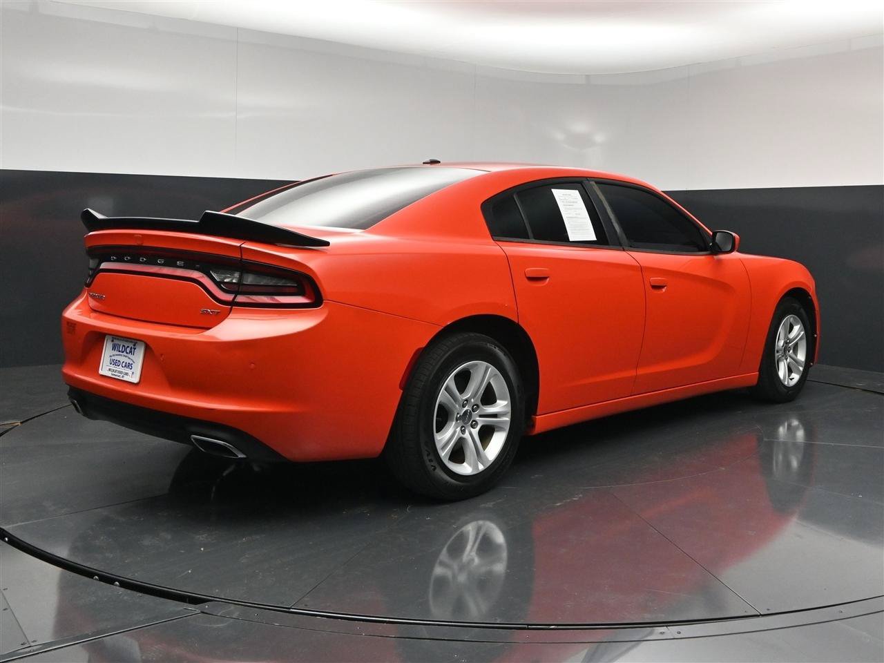 Used 2018 Dodge Charger SXT RWD image 6