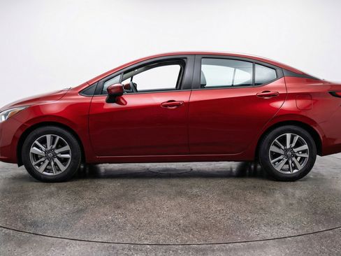 Used 2025 Nissan Versa SV FWD image 5