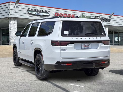New 2025 Jeep Wagoneer L Series II w/ Premium Group I image 4