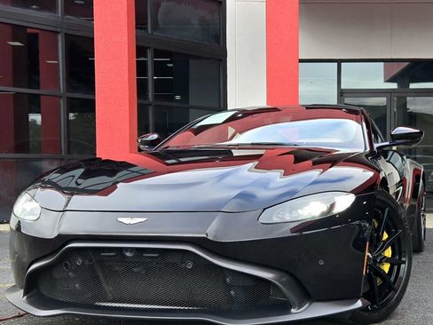 Used 2020 Aston Martin V8 Vantage Coupe image 1