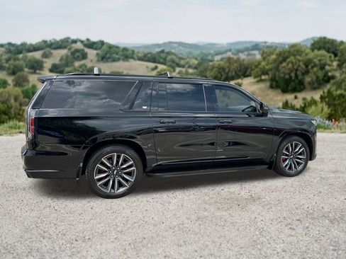 Used 2023 Cadillac Escalade ESV Sport Platinum w/ Heavy-Duty Trailer Package AWD/4WD image 10