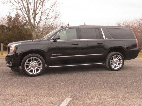 Used 2019 GMC Yukon XL SLT w/ Premium Edition image 11
