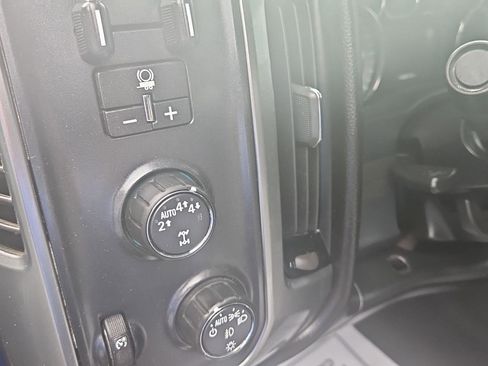 Used 2018 Chevrolet Silverado 1500 LT w/ All Star Edition AWD/4WD image 11
