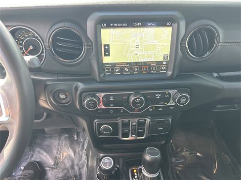 Used 2023 Jeep Gladiator Overland image 29
