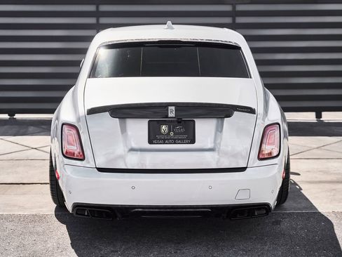 Used 2024 Rolls-Royce Phantom Sedan RWD image 25