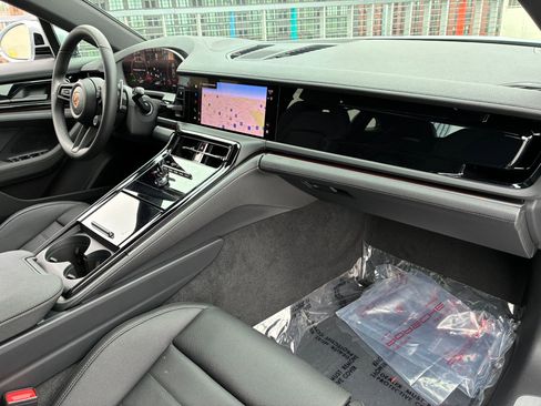 New 2026 Porsche Panamera image 21