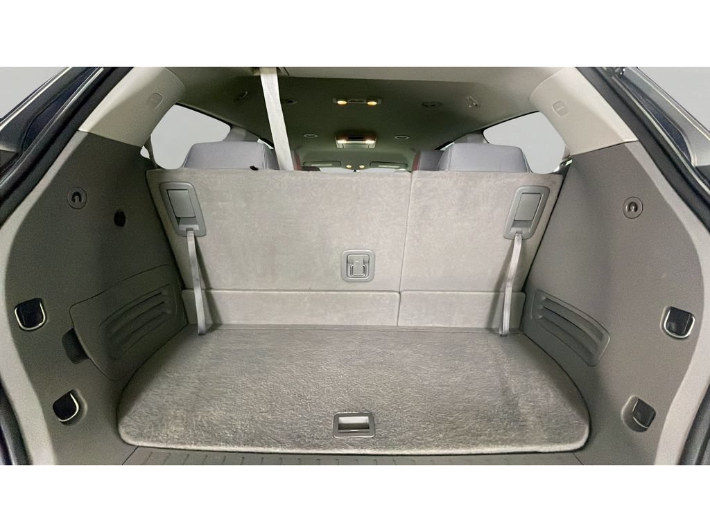 Used 2017 Chevrolet Traverse LT w/ Traveler's Package FWD image 17