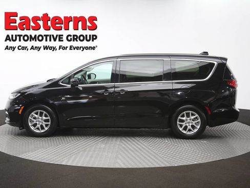 Used 2024 Chrysler Pacifica Touring-L FWD image 59