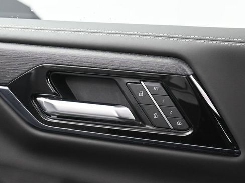 Used 2025 GMC Yukon XL AT4 Ultimate w/ LPO, Floor Liner Package image 13