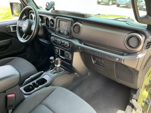 Used 2021 Jeep Wrangler Sport AWD/4WD image 16