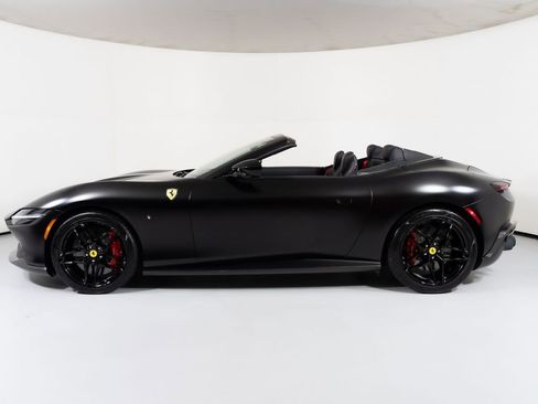 Used 2025 Ferrari Roma Spider image 3