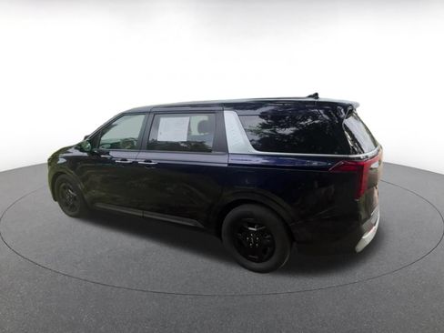 Used 2026 Kia Carnival FWD image 10