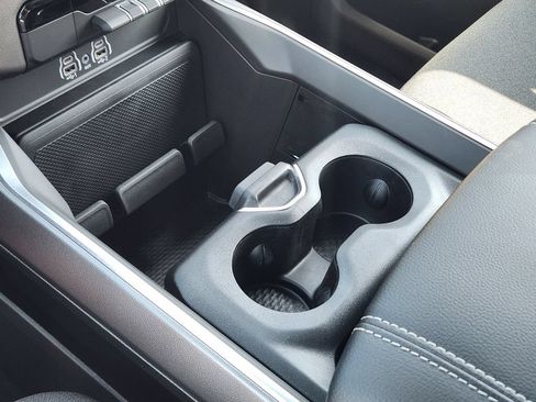 New 2026 RAM 1500 Express AWD/4WD image 15