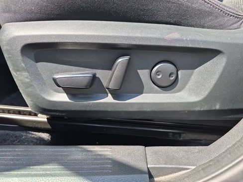 Certified 2024 Nissan Rogue SV FWD image 16
