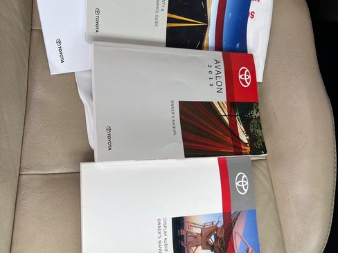 Used 2013 Toyota Avalon image 23