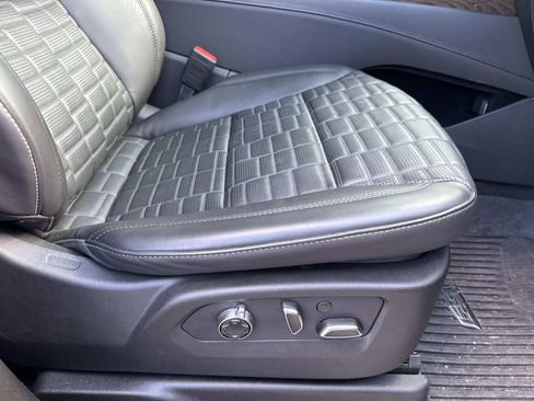 Used 2024 Cadillac Escalade Sport Platinum w/ LPO, ONYX Package image 12