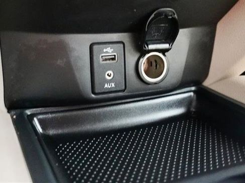 Used 2017 Nissan Rogue SV image 22