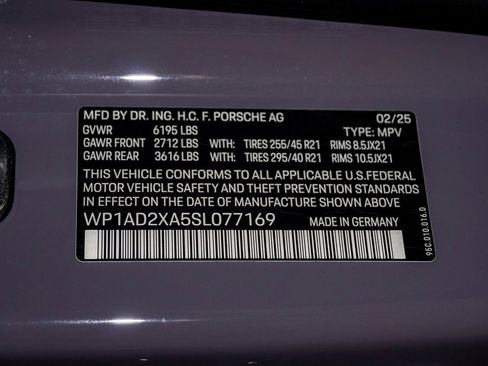 Certified 2025 Porsche Macan Electric image 30