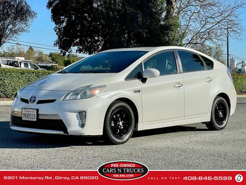 Used 2014 Toyota Prius Prime Advanced FWD image 3