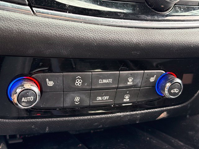 Used 2024 Buick Enclave Essence w/ Sport Touring Edition AWD/4WD image 15