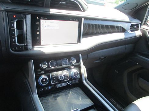 Used 2023 GMC Yukon Denali AWD/4WD image 36