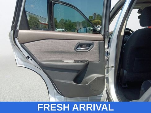 Used 2022 Nissan Rogue SV FWD image 31