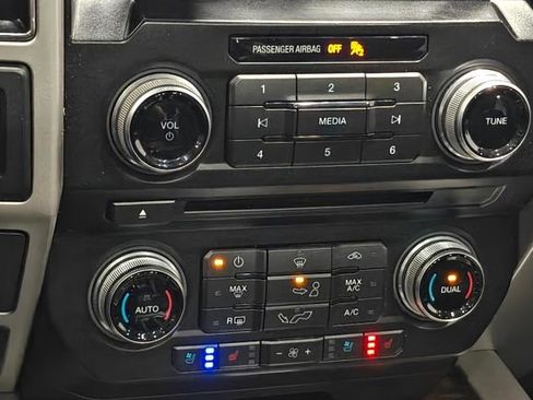 Used 2018 Ford F150 Lariat w/ Equipment Group 502A Luxury image 7