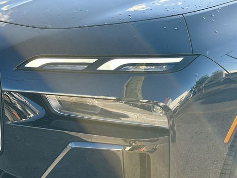 Used 2024 BMW 760i xDrive image 37