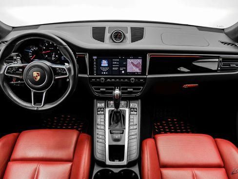 Used 2021 Porsche Macan AWD/4WD image 31