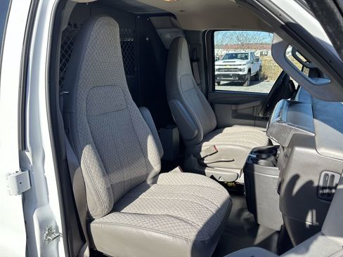New 2025 Chevrolet Express 2500 w/ Driver Convenience Package image 25