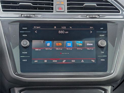 Used 2024 Volkswagen Tiguan SE R-Line image 29