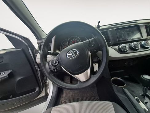 Used 2014 Toyota RAV4 LE FWD image 12