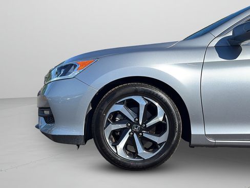 Used 2016 Honda Accord EX image 30