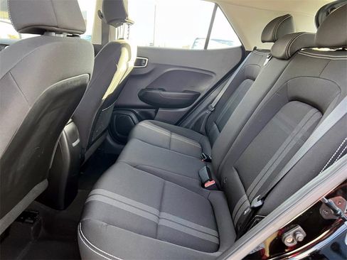 Certified 2023 Hyundai Venue SEL w/ Cargo Package image 12