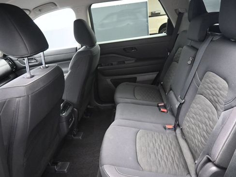 Used 2025 Nissan Pathfinder SV FWD image 22