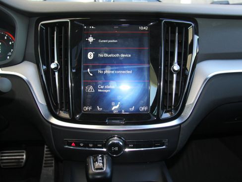 Used 2019 Volvo S60 T6 R-Design image 14