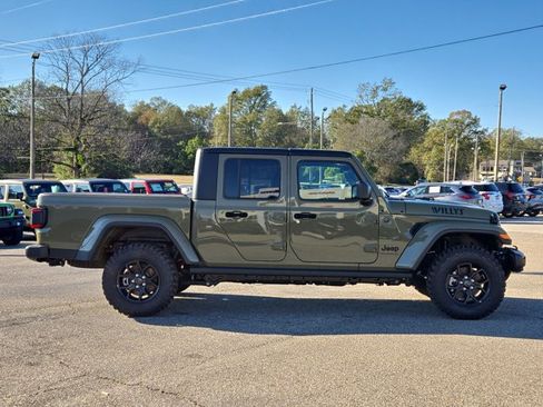 New 2025 Jeep Gladiator Sport image 5