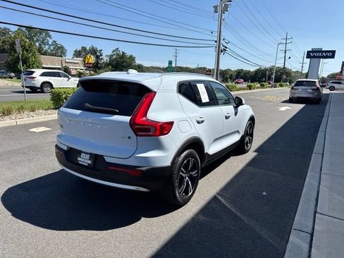 Used 2025 Volvo XC40 B5 Core AWD/4WD image 5