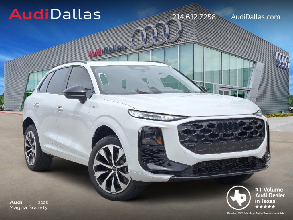 Used 2026 Audi Q3 quattro 2.0T w/ Driver Assistance Package AWD/4WD image 1